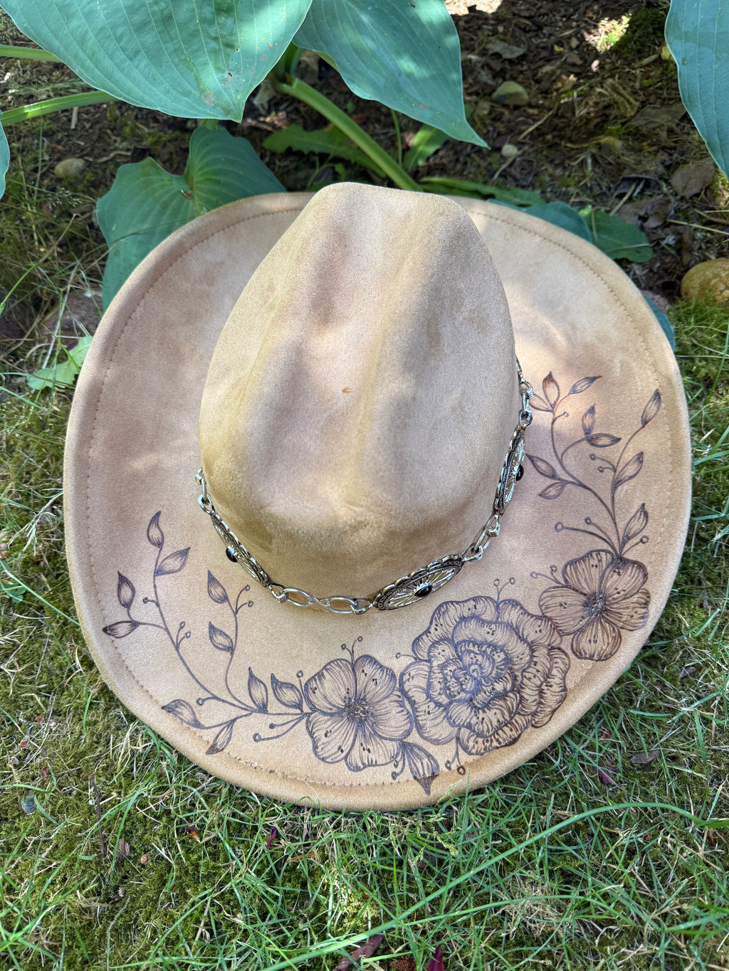 Medium Design- cowgirl hat