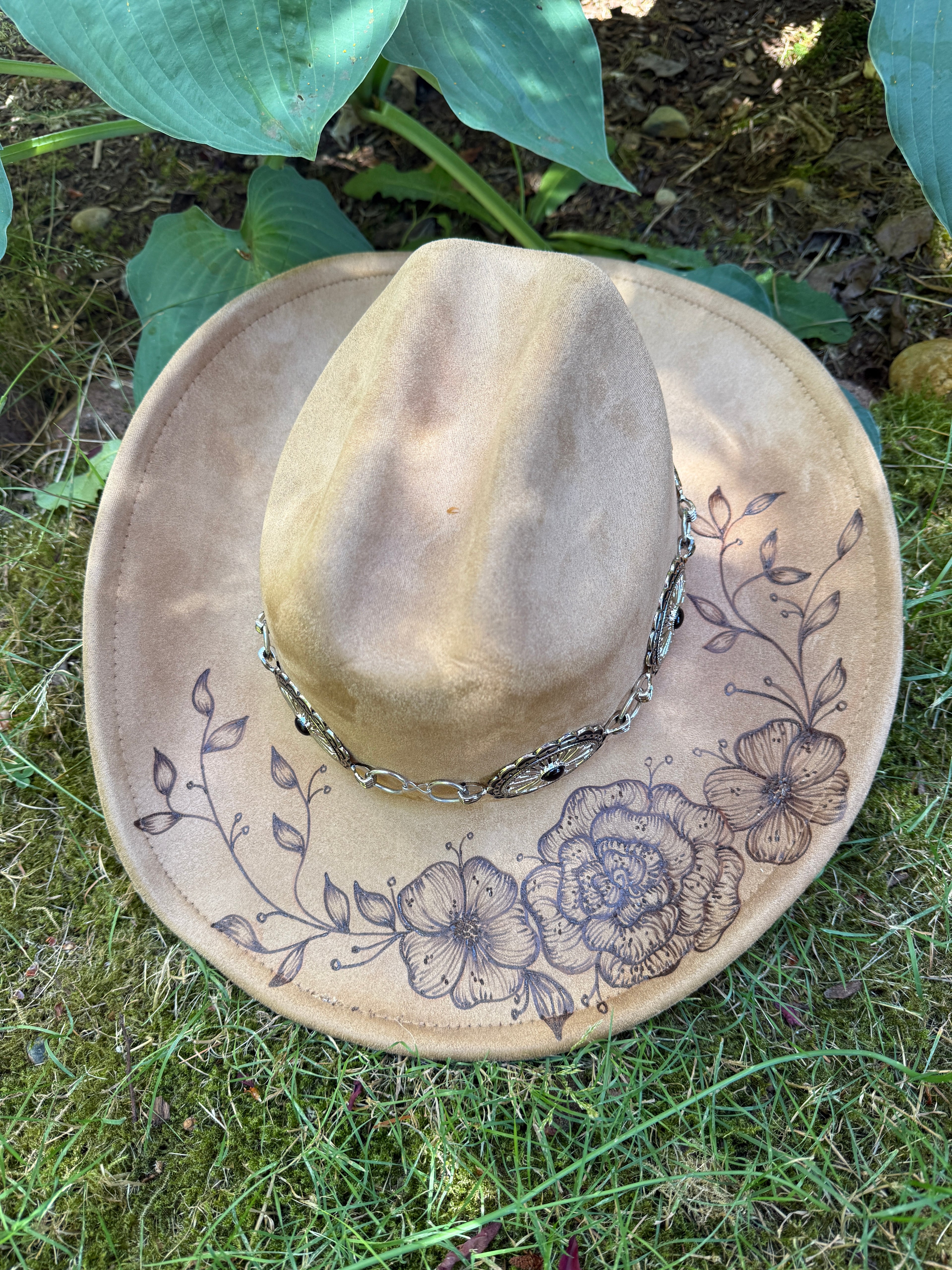 Medium Design- cowgirl hat