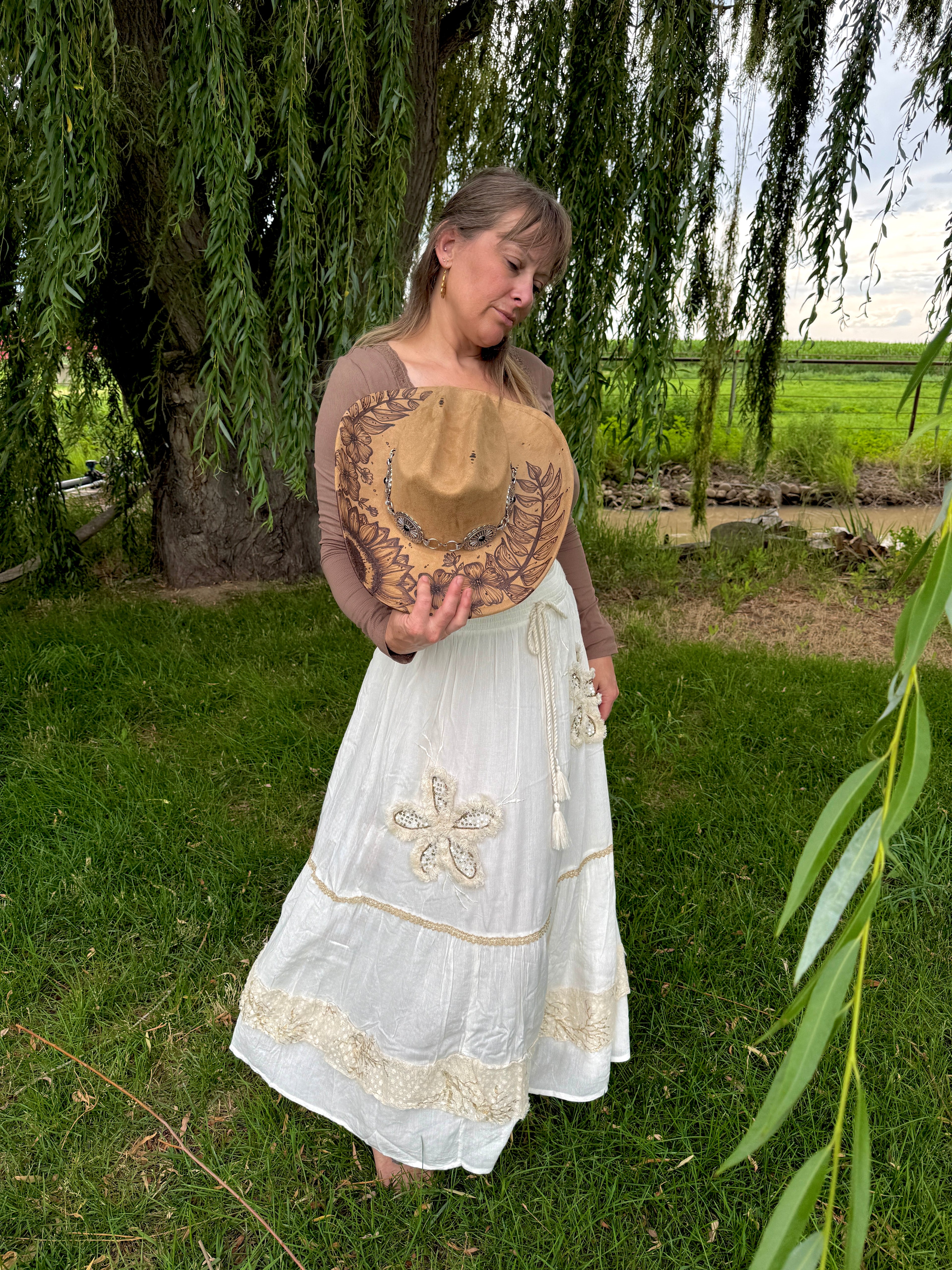 Floral Embroidery Ruffle Skirt