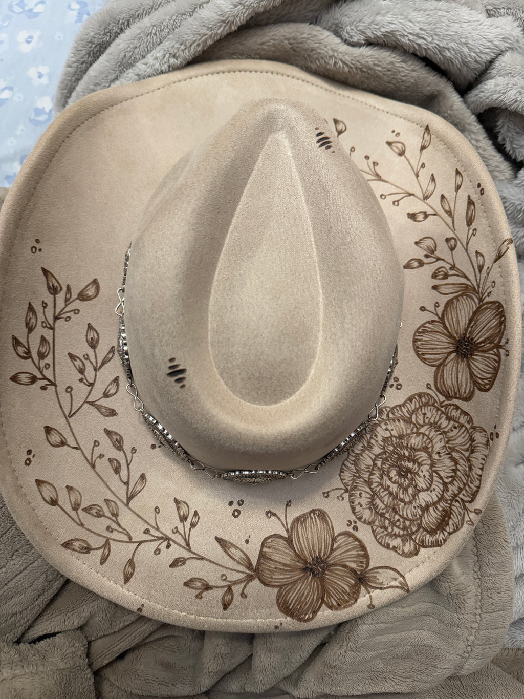 Medium Design- cowgirl hat